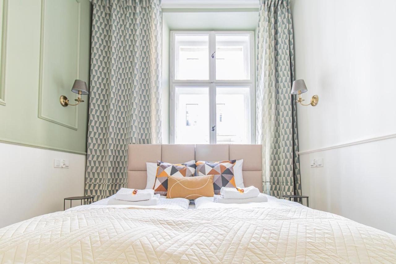Modern Apartments Pilsudskiego Street คราคูฟ ภายนอก รูปภาพ