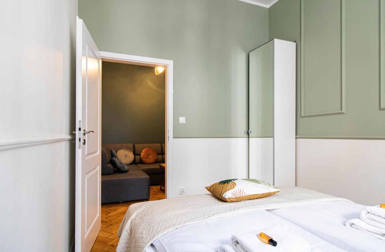 Modern Apartments Pilsudskiego Street คราคูฟ ภายนอก รูปภาพ