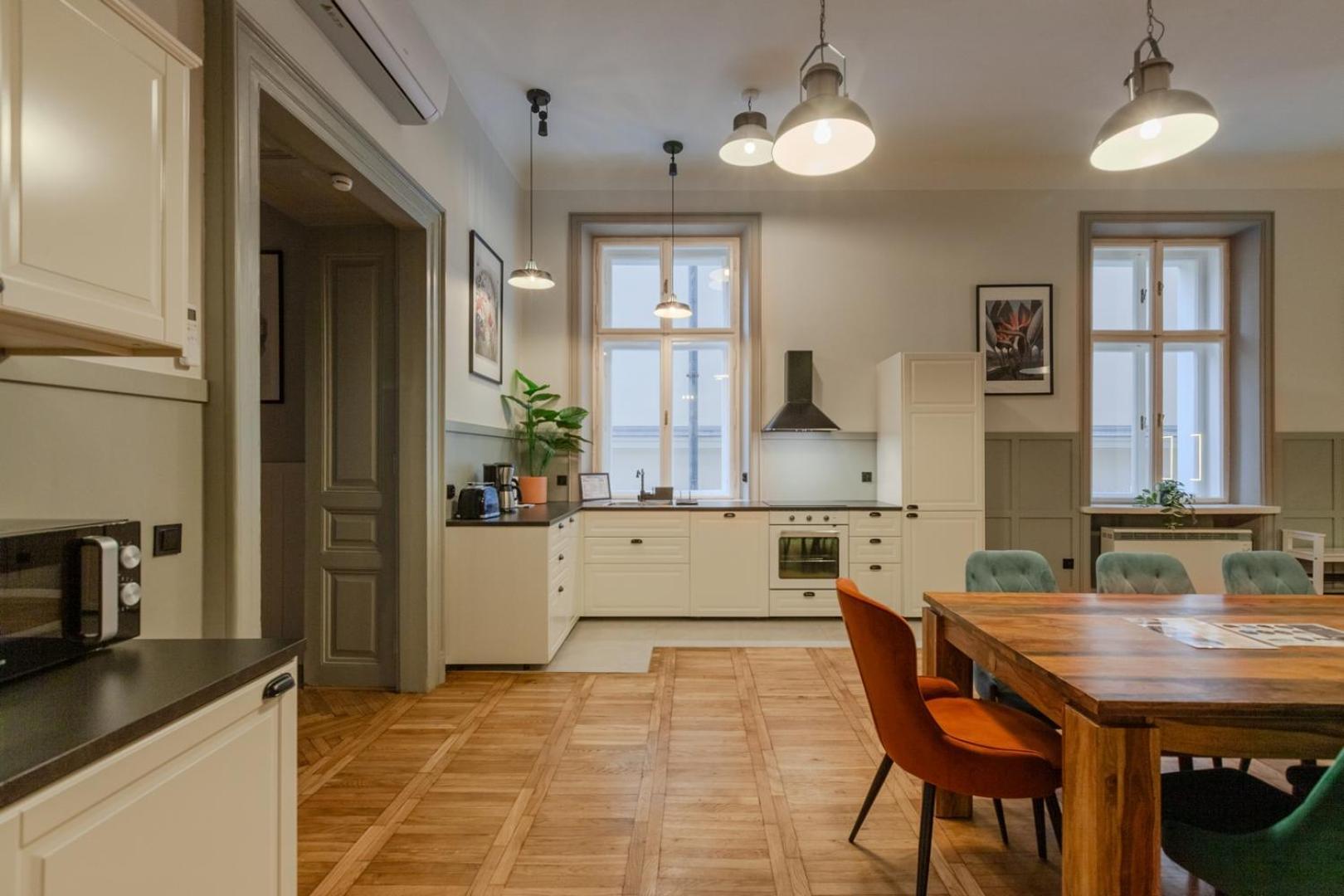 Modern Apartments Pilsudskiego Street คราคูฟ ภายนอก รูปภาพ