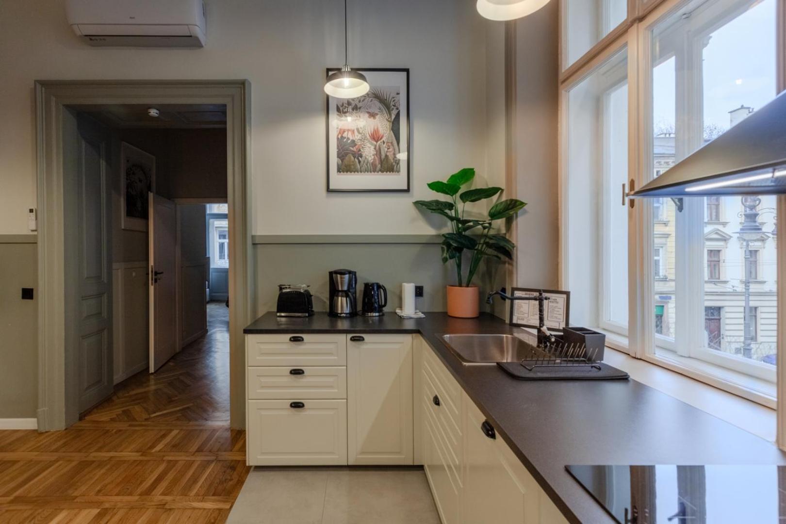 Modern Apartments Pilsudskiego Street คราคูฟ ภายนอก รูปภาพ